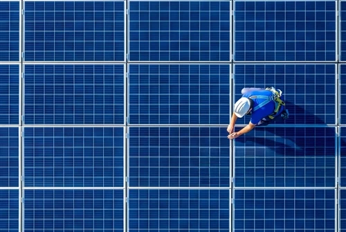 Ixtri ta 'Tagħmir Solari U Batteriji Miċ-Ċina Vs Bejjiegħ bl-ingrossa Lokali